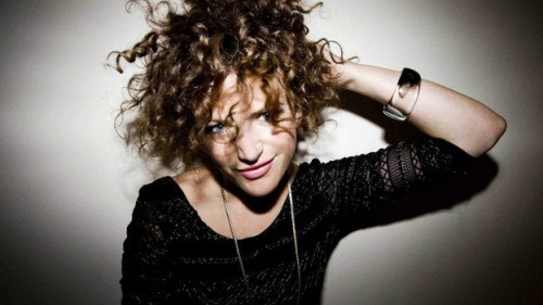 Annie Mac: A woman who doesn't know how to choose to music