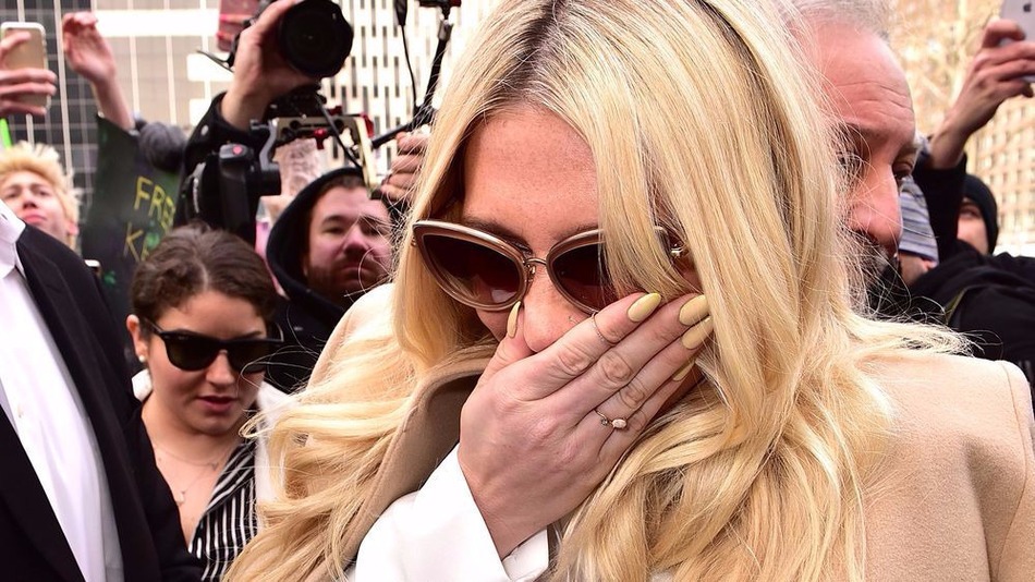 Kesha breaks down after court ruling. Image via Mashable