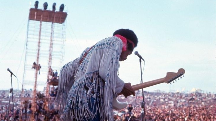 Jimi-Hendrix-Woodstock-1969-2
